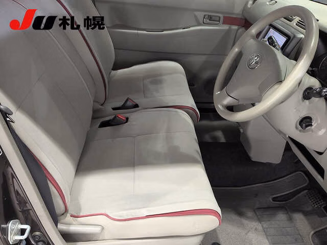 TOYOTA PIXIS SPACE