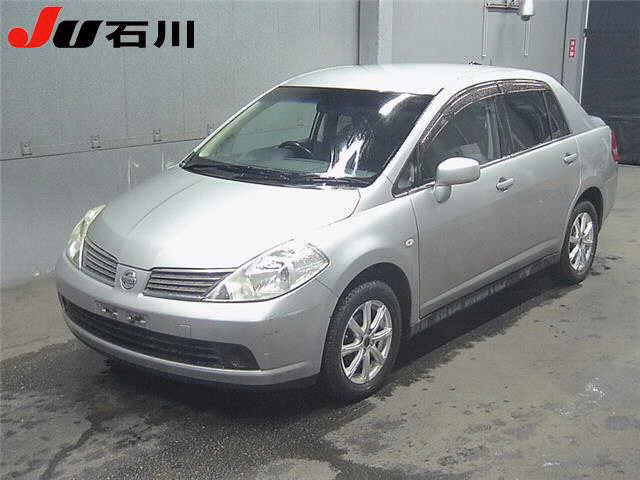 NISSAN TIIDA LATIO