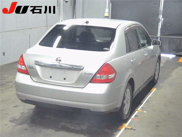 NISSAN TIIDA LATIO