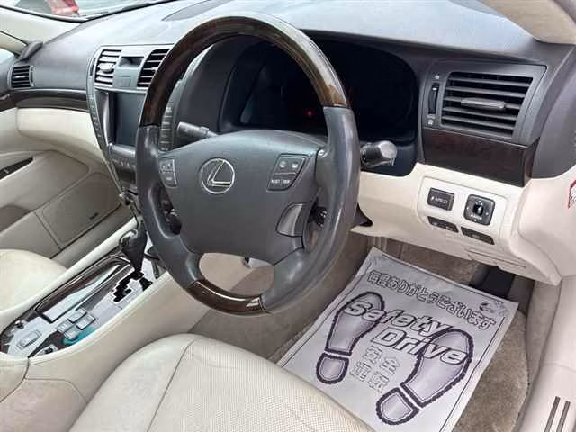 LEXUS LS460