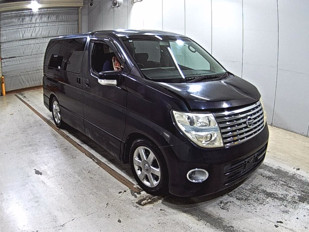 NISSAN ELGRAND