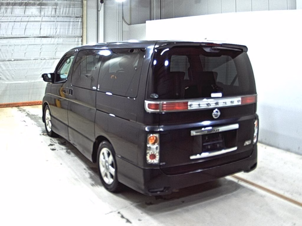 NISSAN ELGRAND