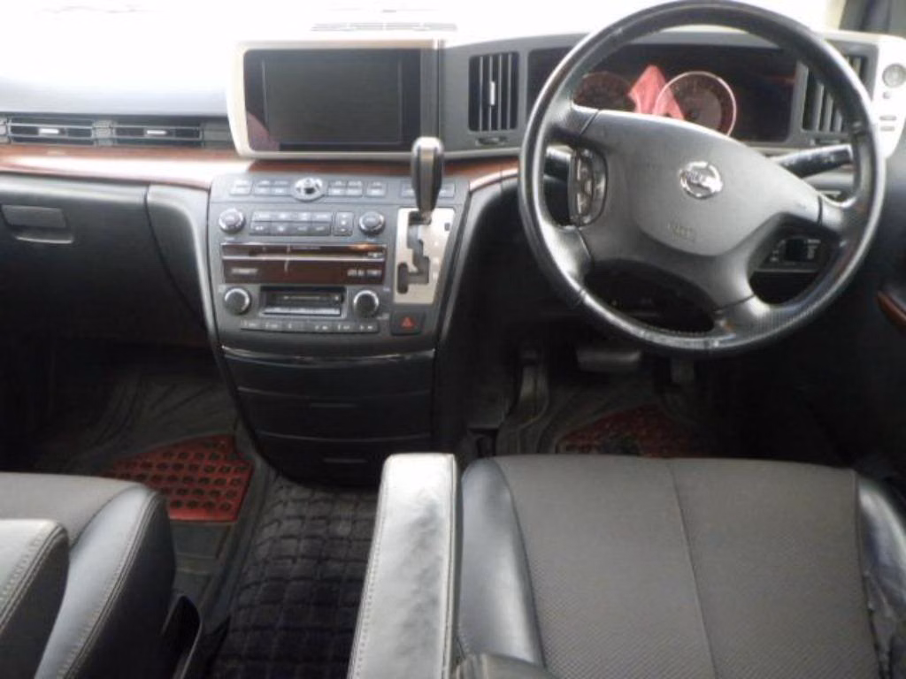 NISSAN ELGRAND