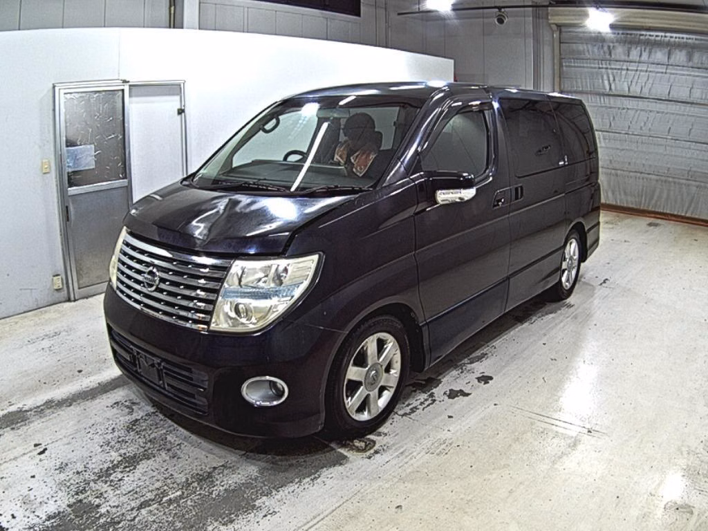 NISSAN ELGRAND