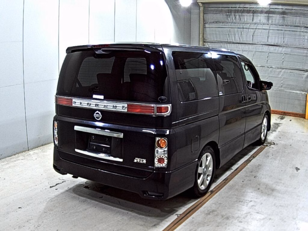 NISSAN ELGRAND