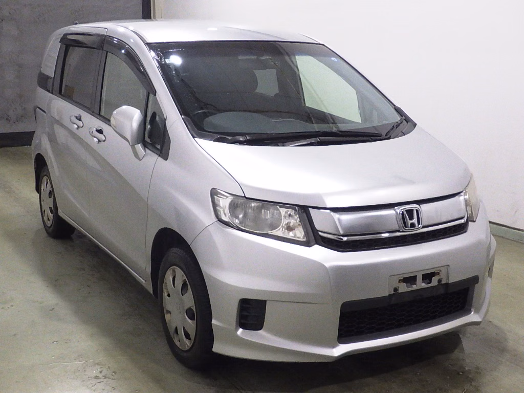 HONDA FREED SPIKE