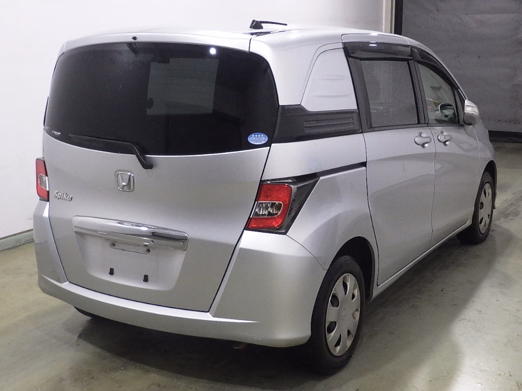 HONDA FREED SPIKE