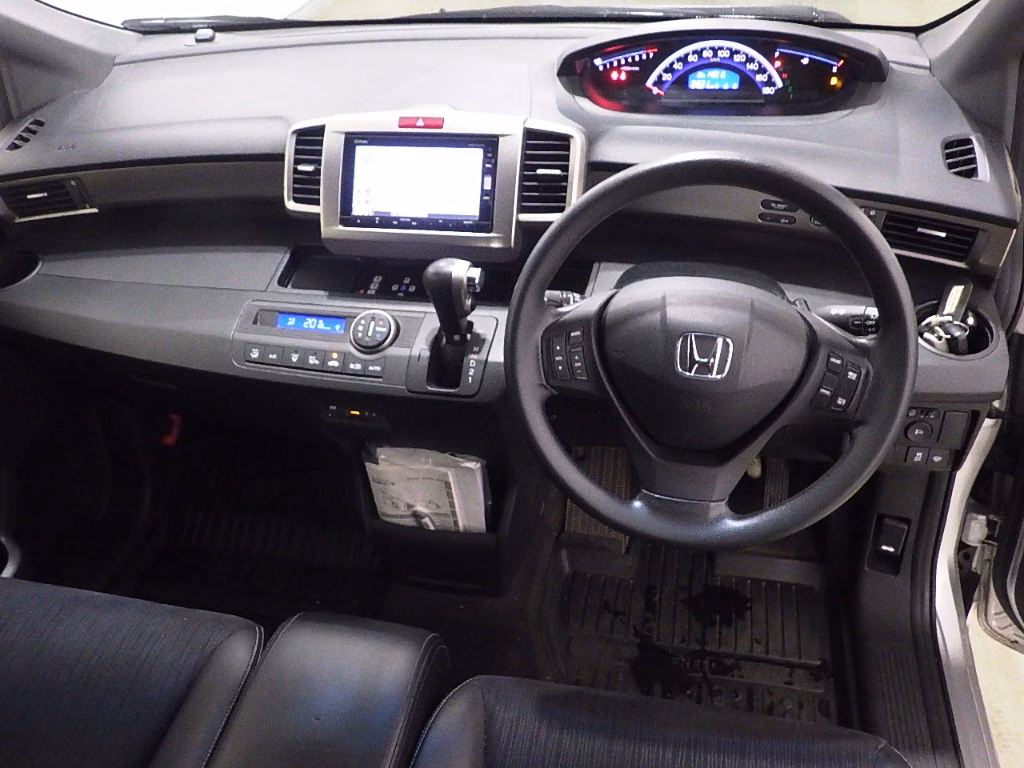 HONDA FREED SPIKE