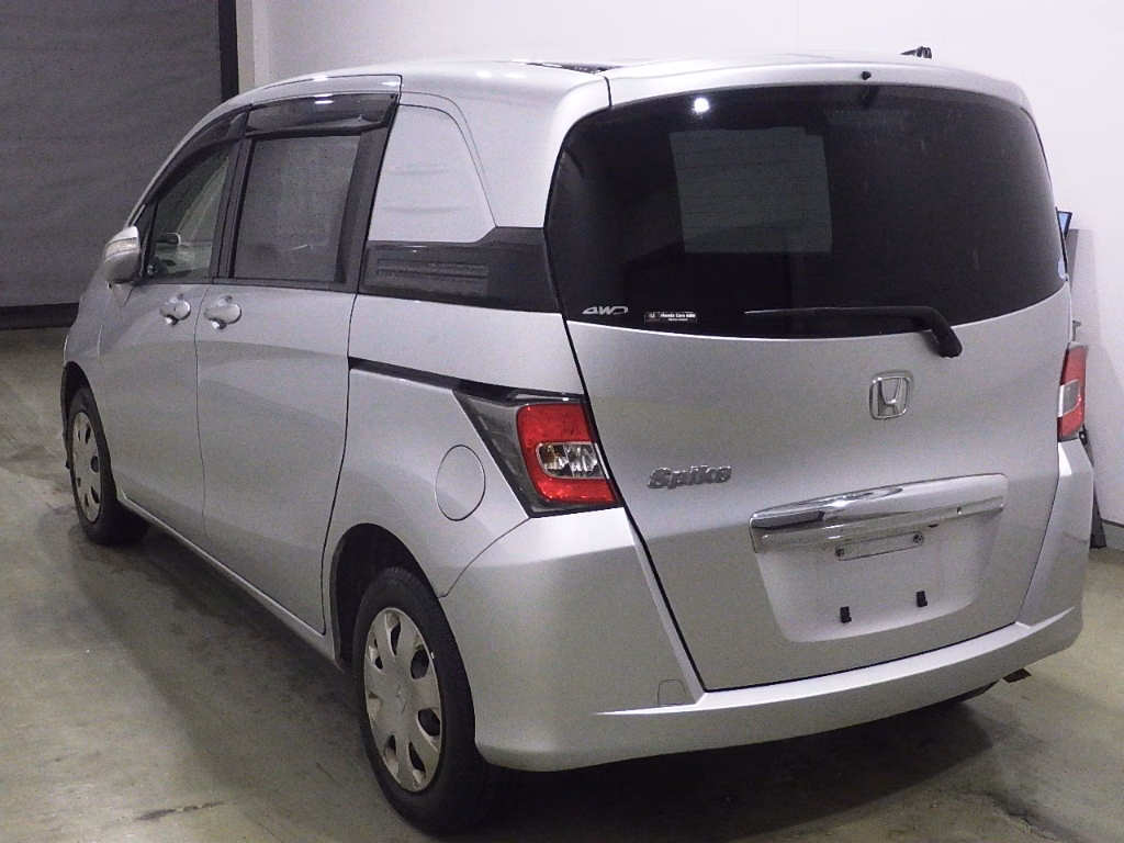 HONDA FREED SPIKE