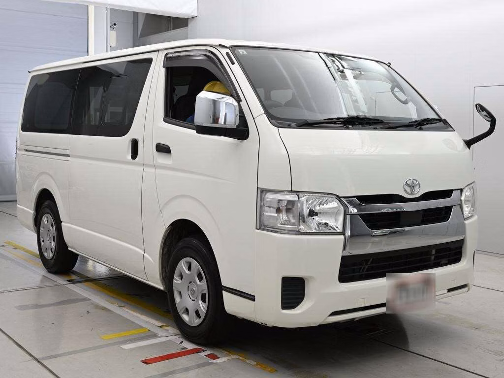 TOYOTA REGIUS ACE