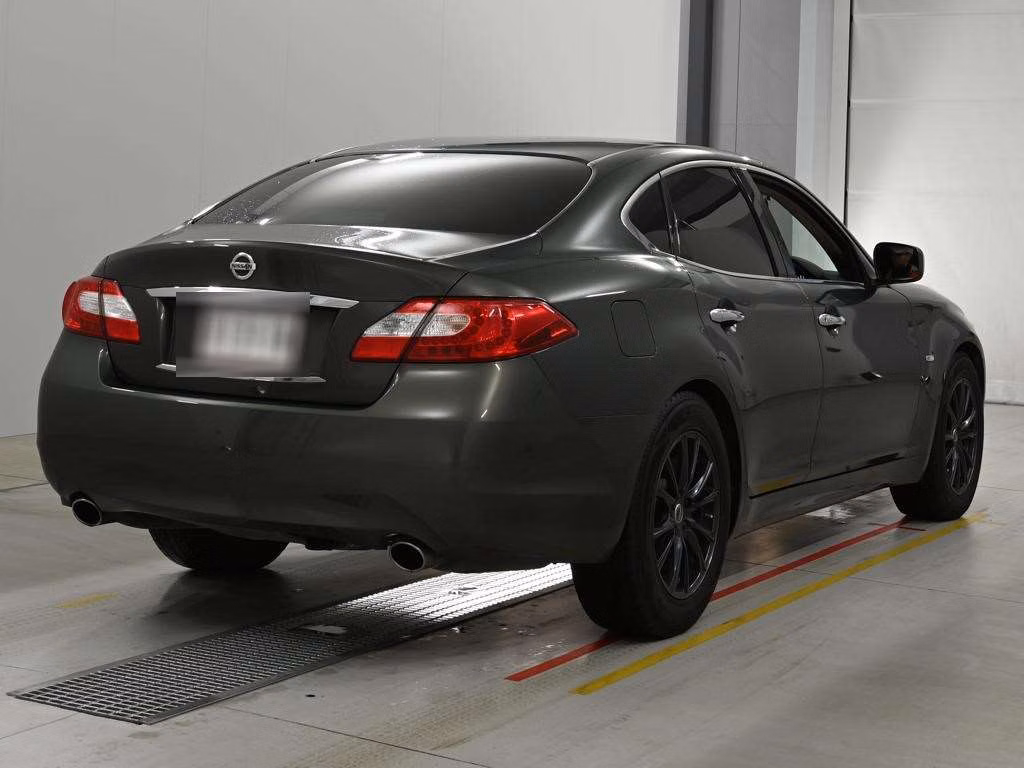 NISSAN FUGA