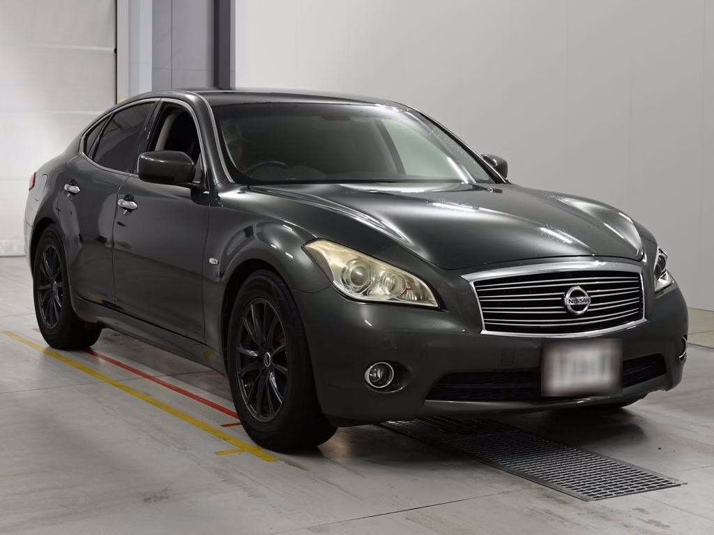 NISSAN FUGA