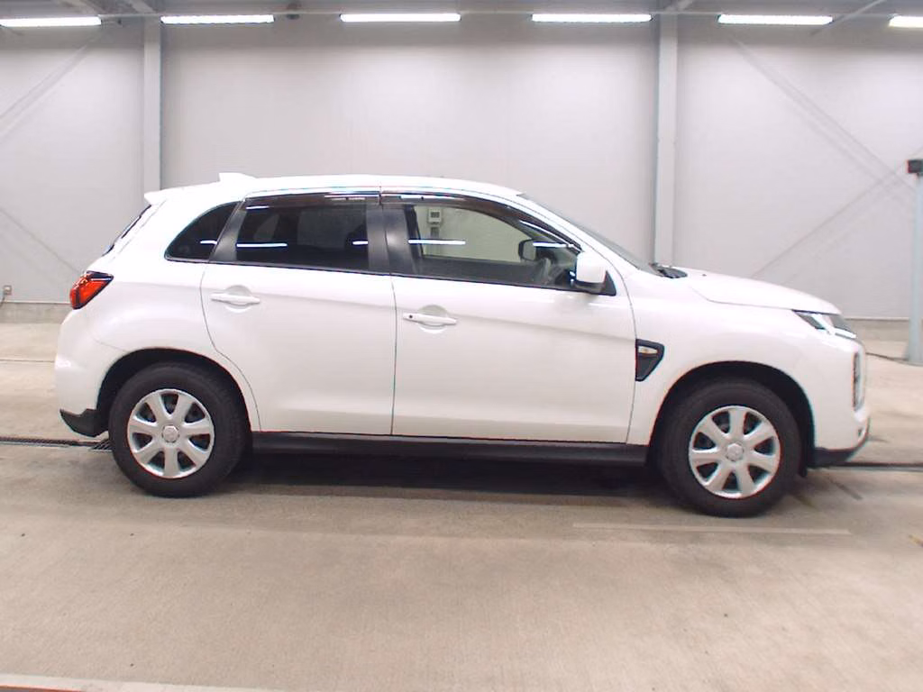 MITSUBISHI RVR