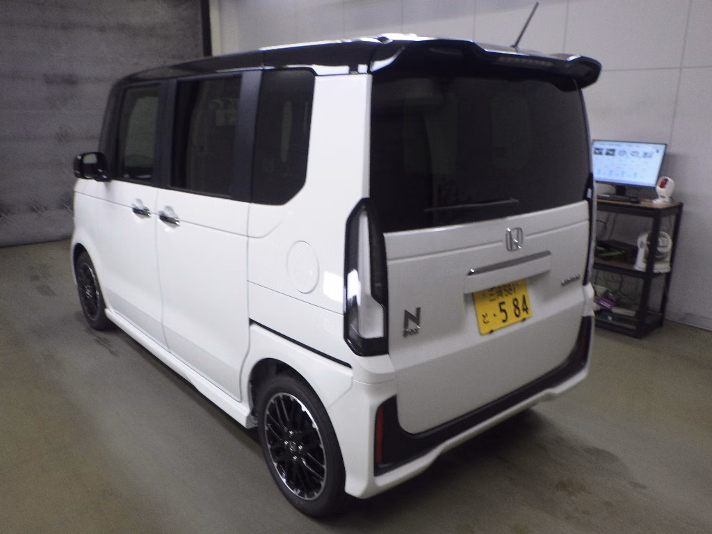HONDA N-BOX