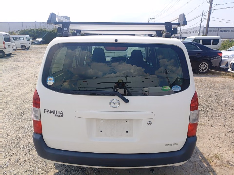 MAZDA FAMILIA