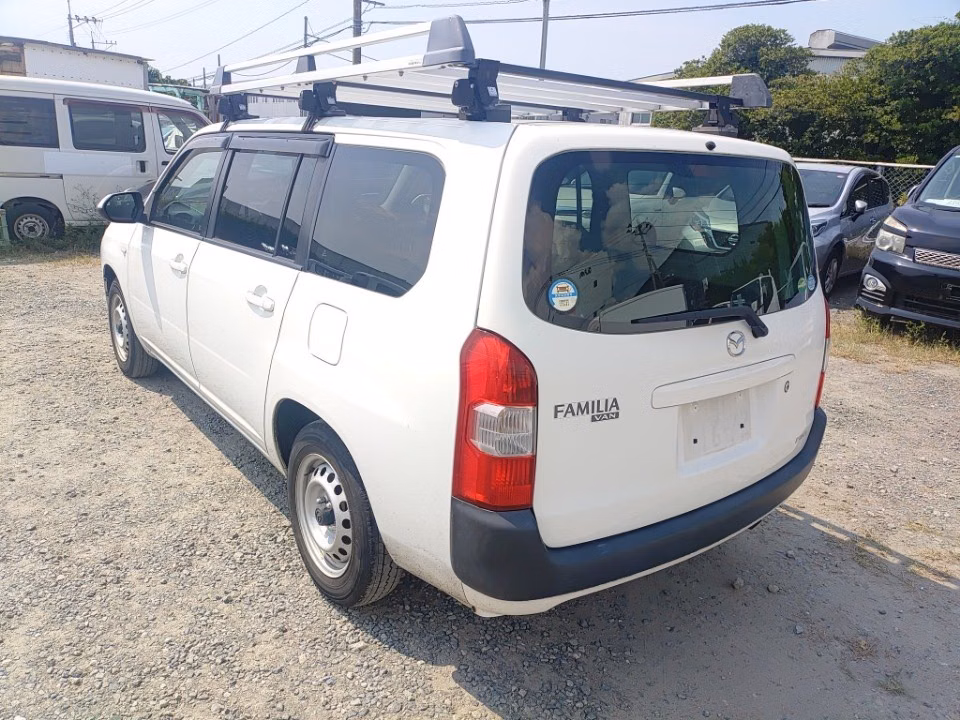 MAZDA FAMILIA