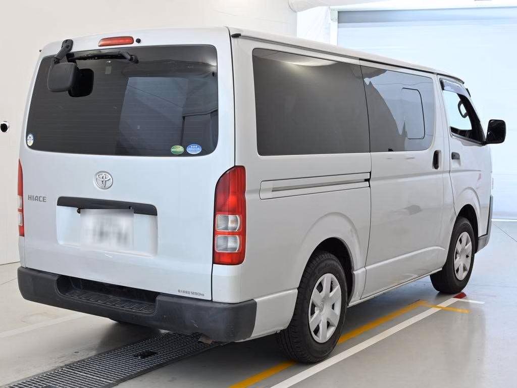 TOYOTA REGIUS ACE