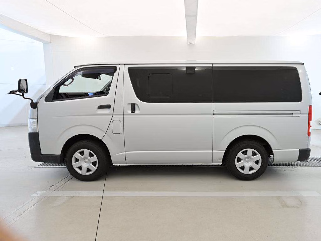 TOYOTA REGIUS ACE
