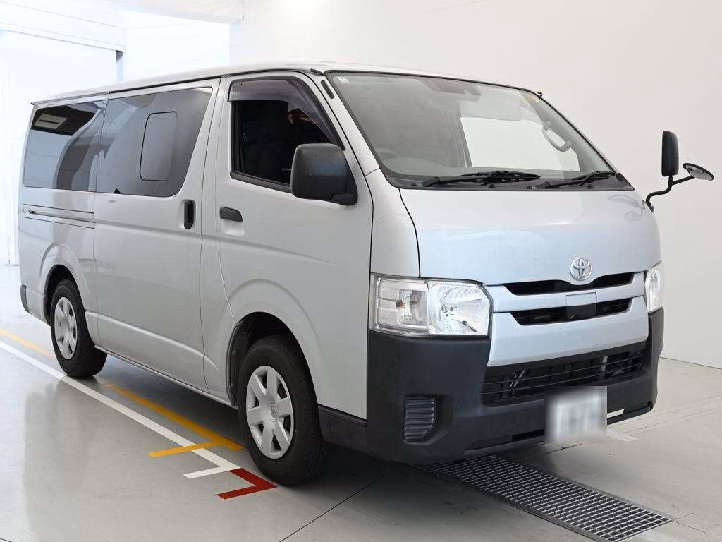 TOYOTA REGIUS ACE
