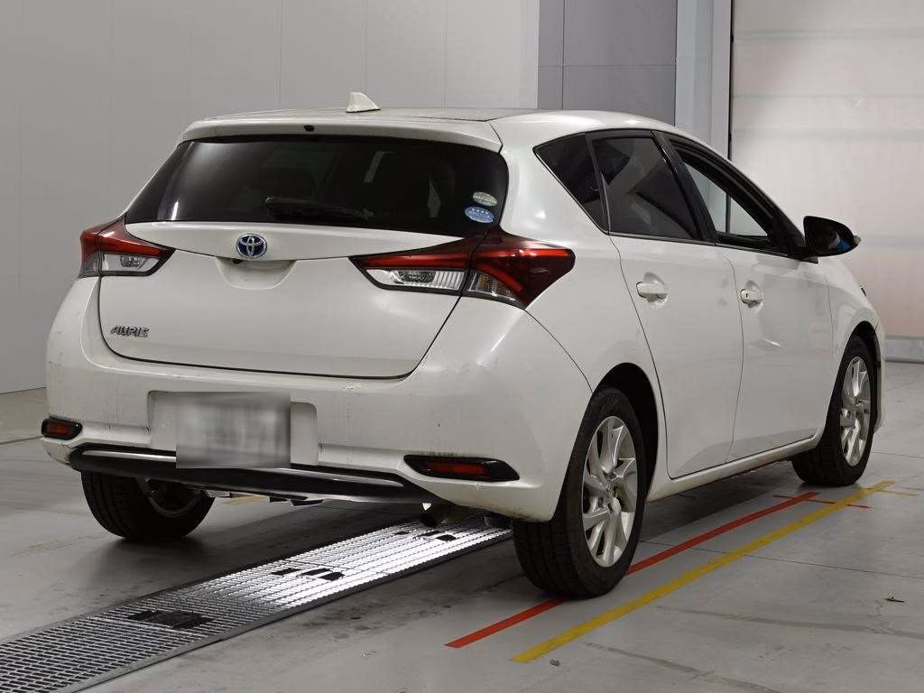 TOYOTA AURIS