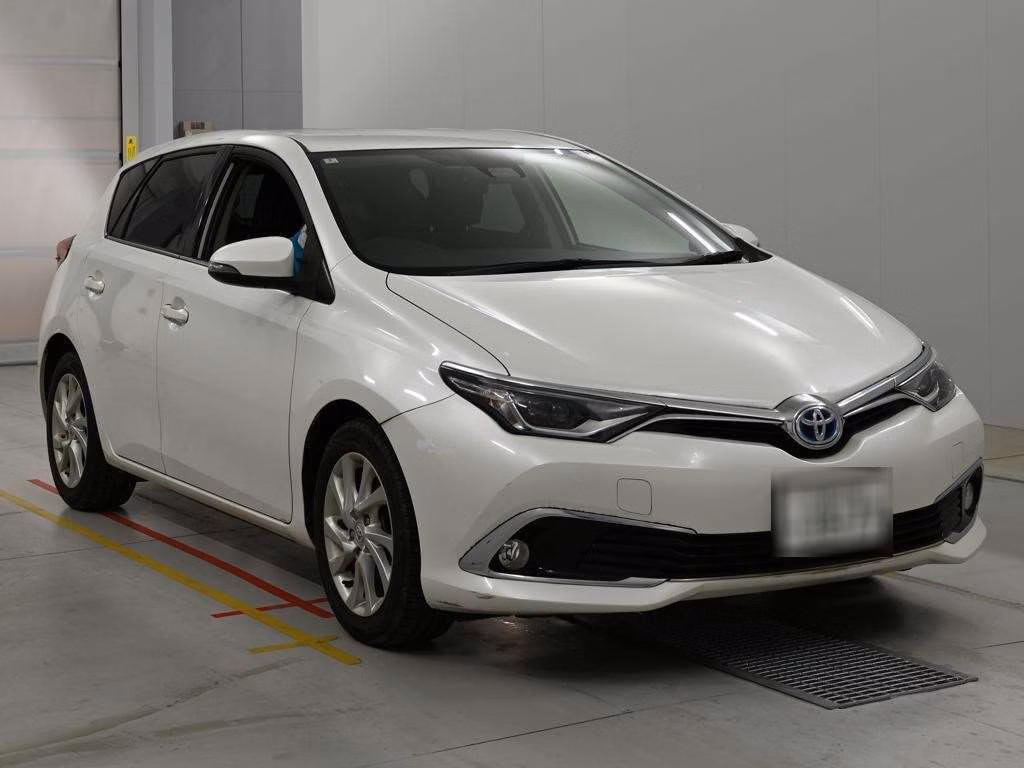 TOYOTA AURIS
