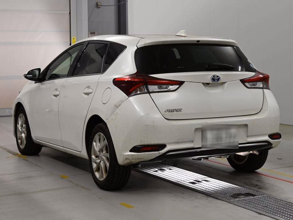 TOYOTA AURIS