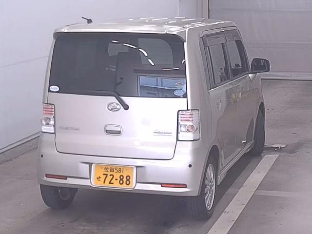 DAIHATSU MOVE CONTE