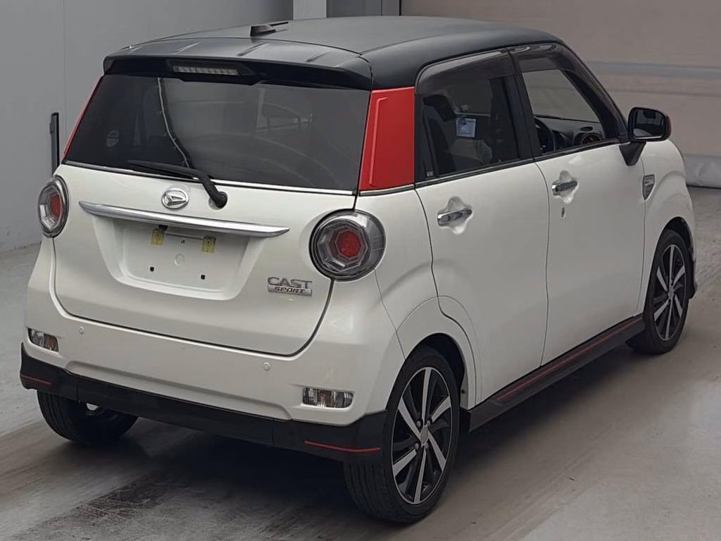 DAIHATSU CAST