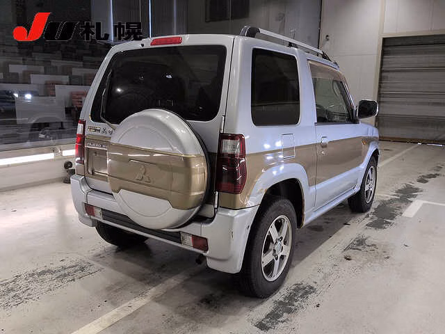 MITSUBISHI PAJERO MINI