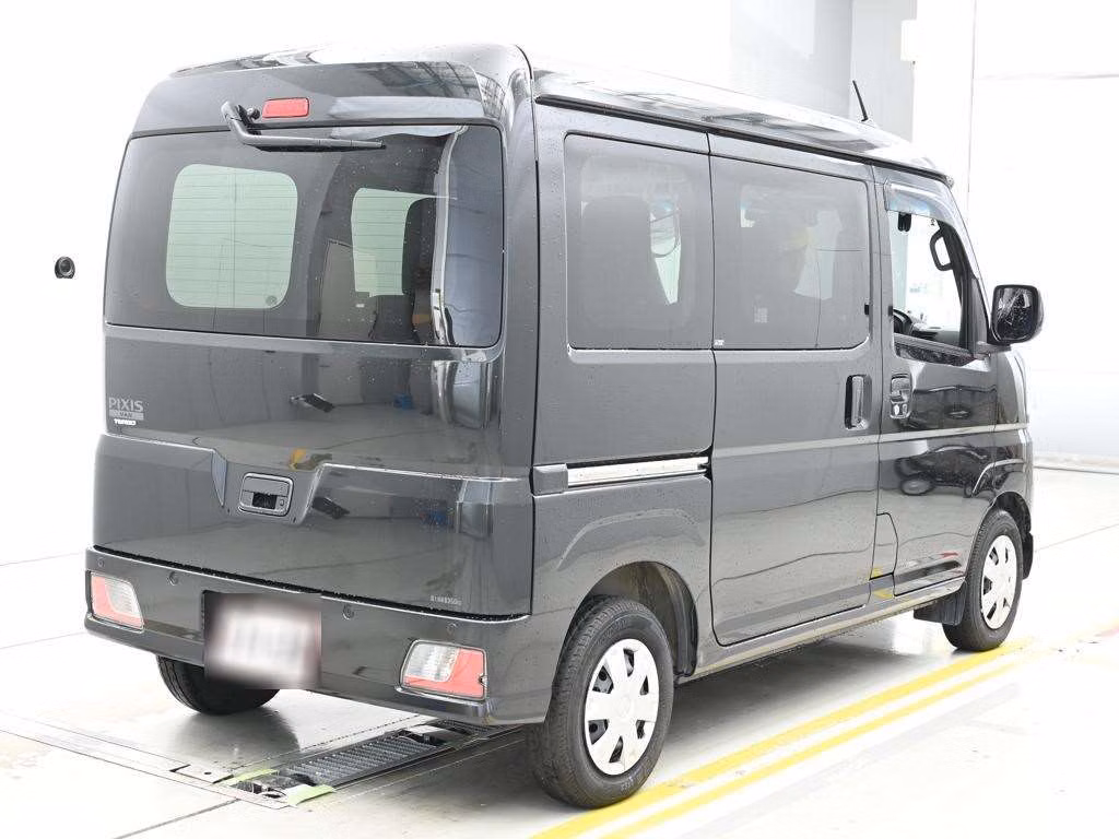 TOYOTA PIXIS VAN