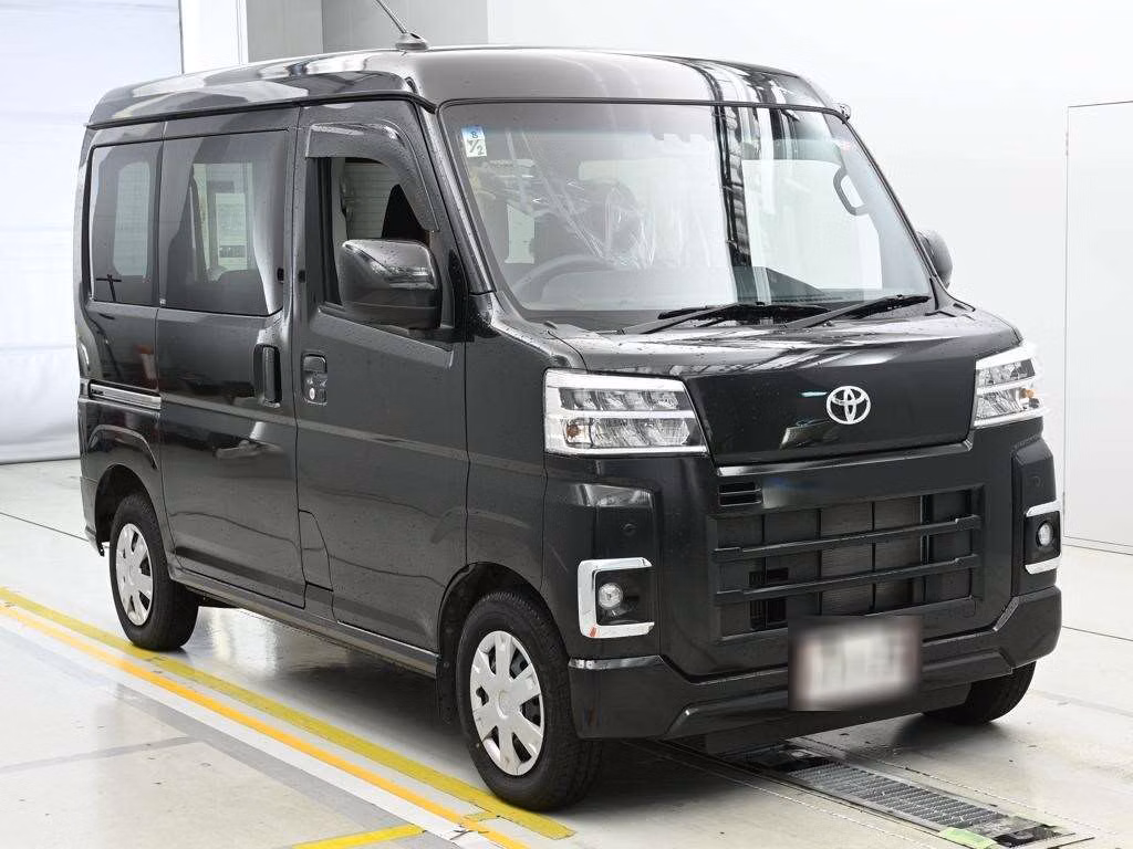 TOYOTA PIXIS VAN