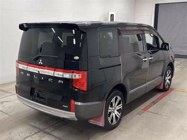 MITSUBISHI DELICA D:5