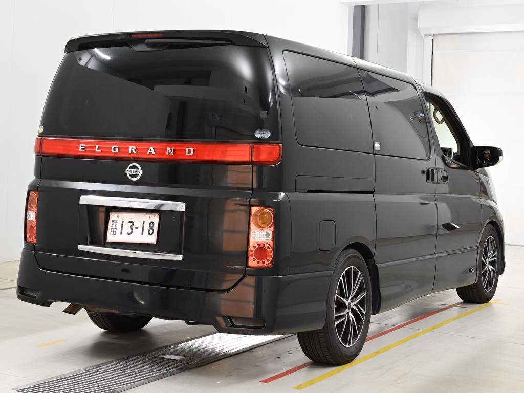 NISSAN ELGRAND