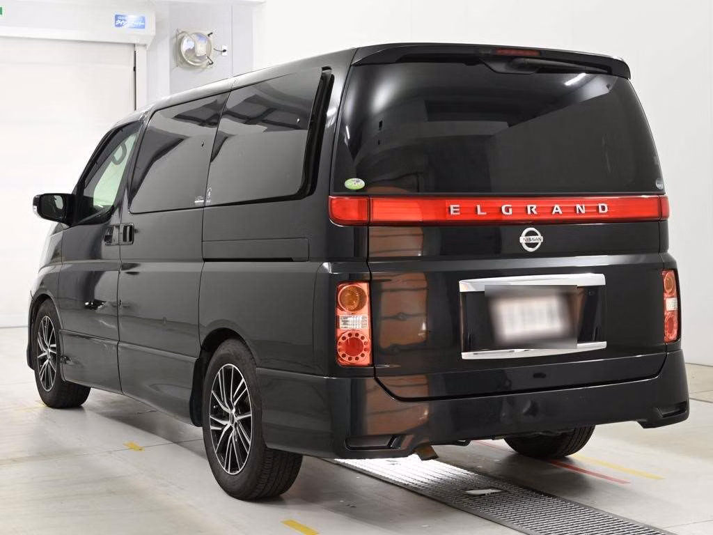 NISSAN ELGRAND