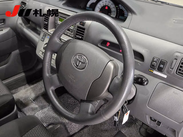 TOYOTA RAUM