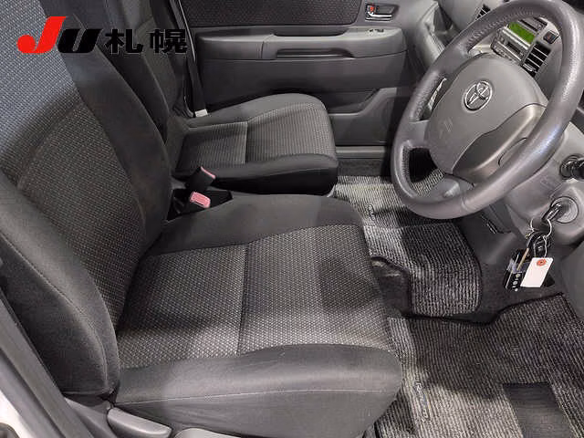 TOYOTA RAUM