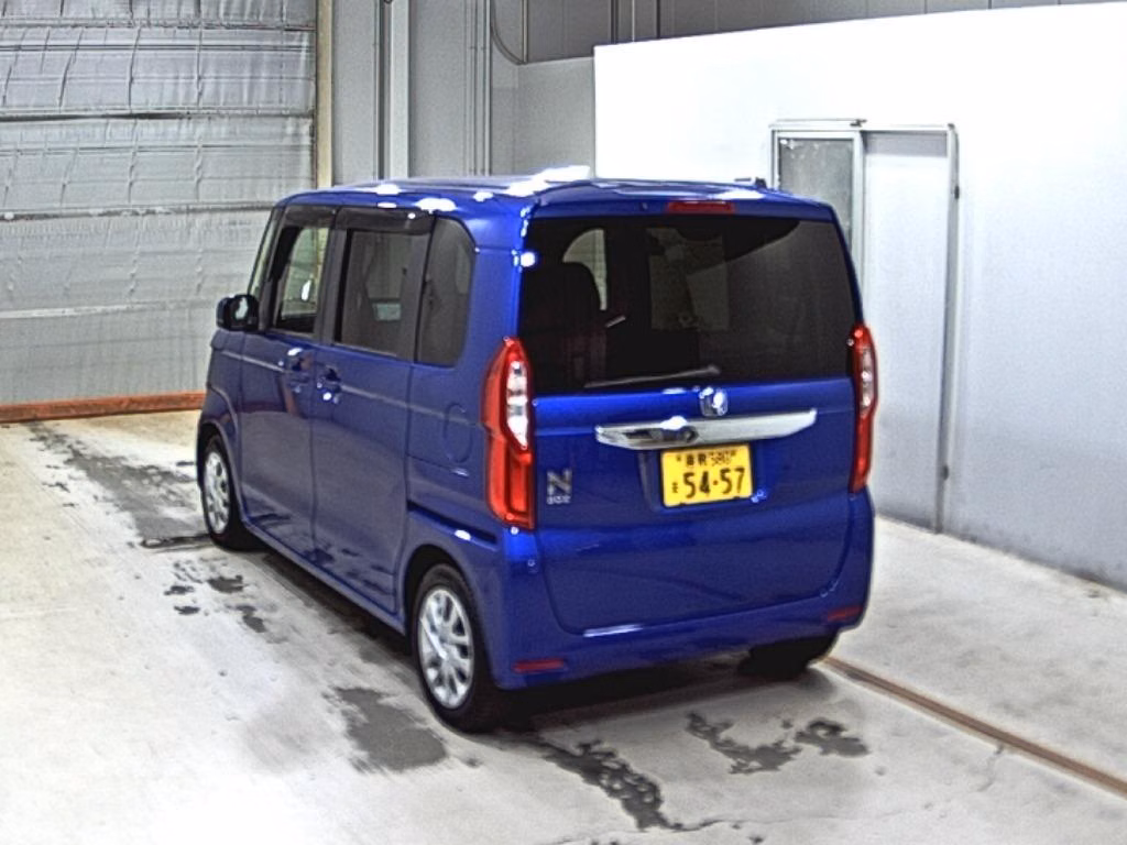 HONDA N-BOX