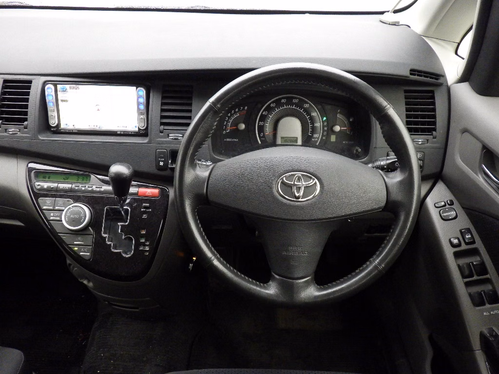 TOYOTA ISIS