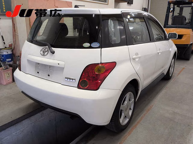 TOYOTA IST