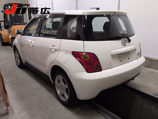 TOYOTA IST