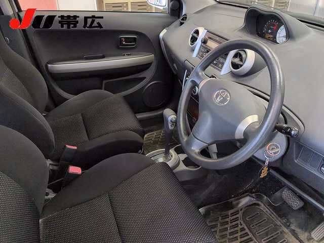 TOYOTA IST