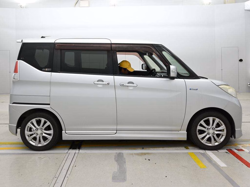 MITSUBISHI DELICA D:2
