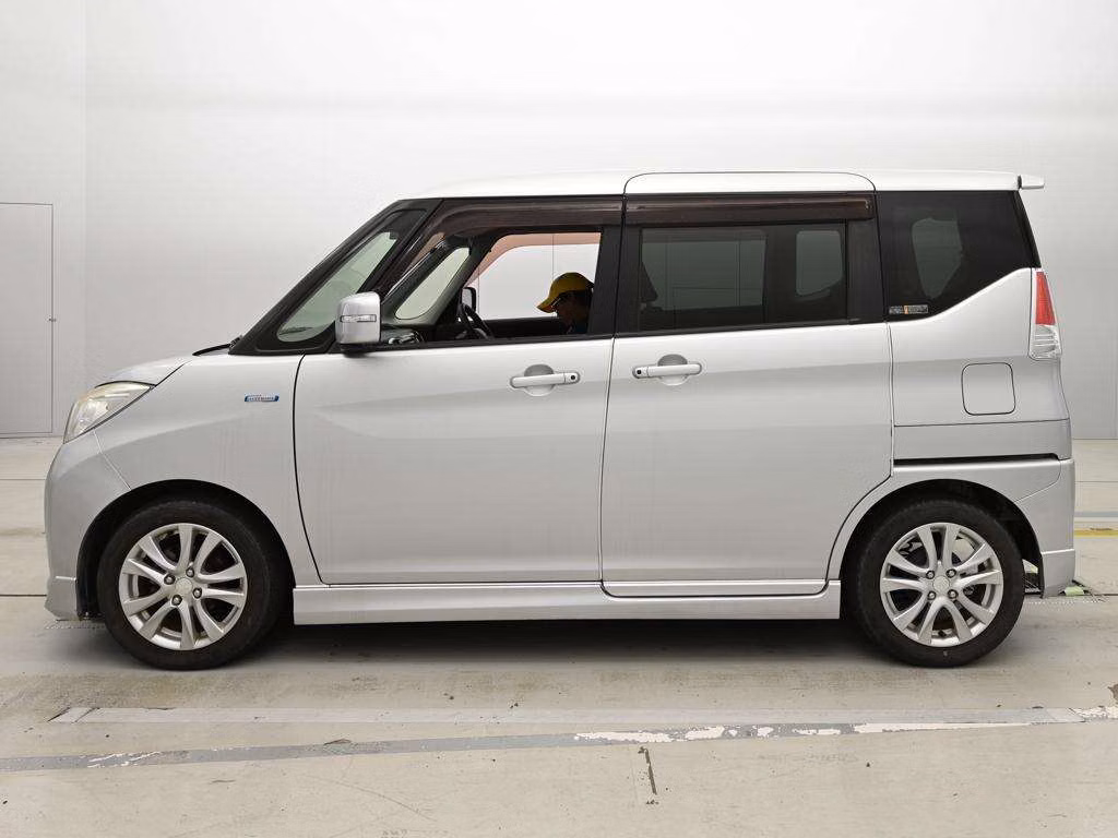 MITSUBISHI DELICA D:2