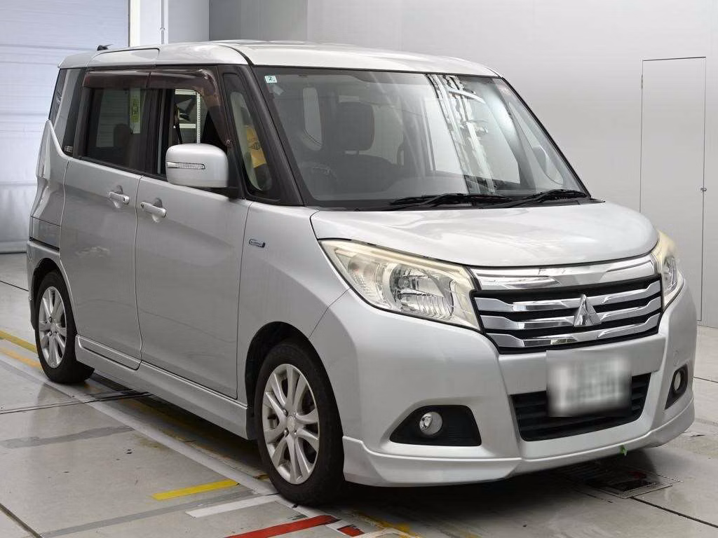 MITSUBISHI DELICA D:2