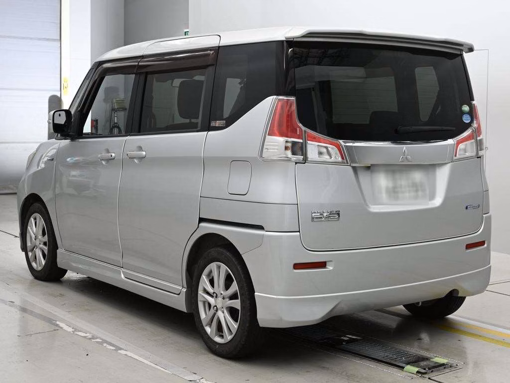 MITSUBISHI DELICA D:2