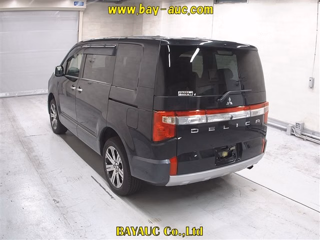 MITSUBISHI DELICA D:5