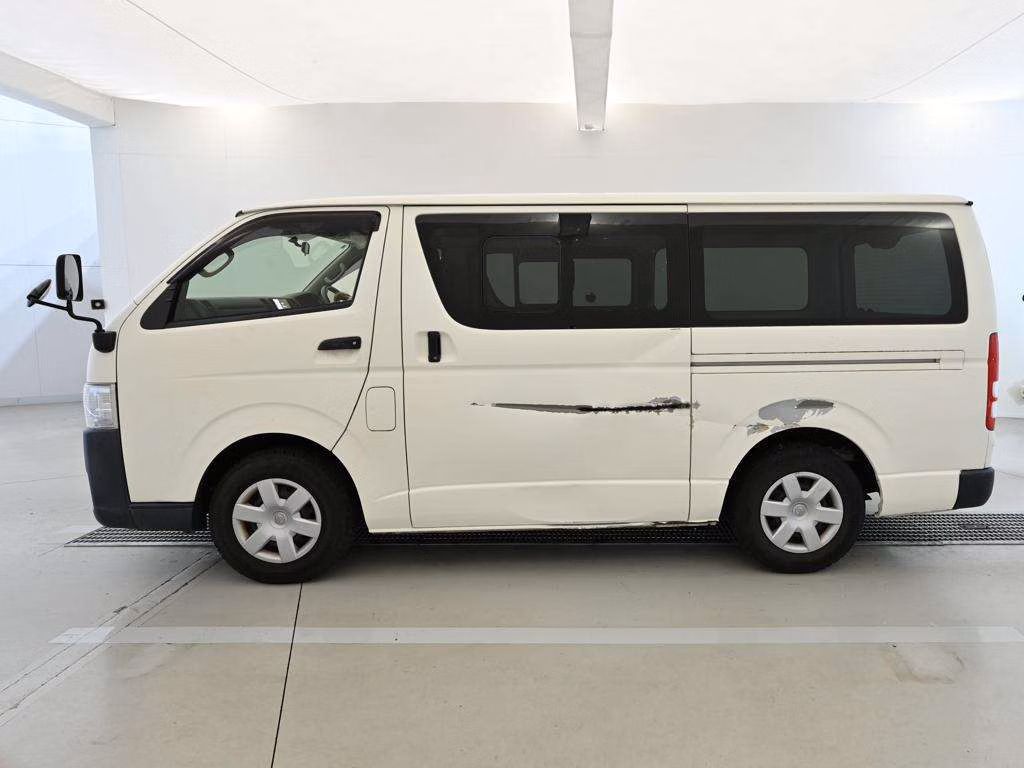 TOYOTA REGIUS ACE
