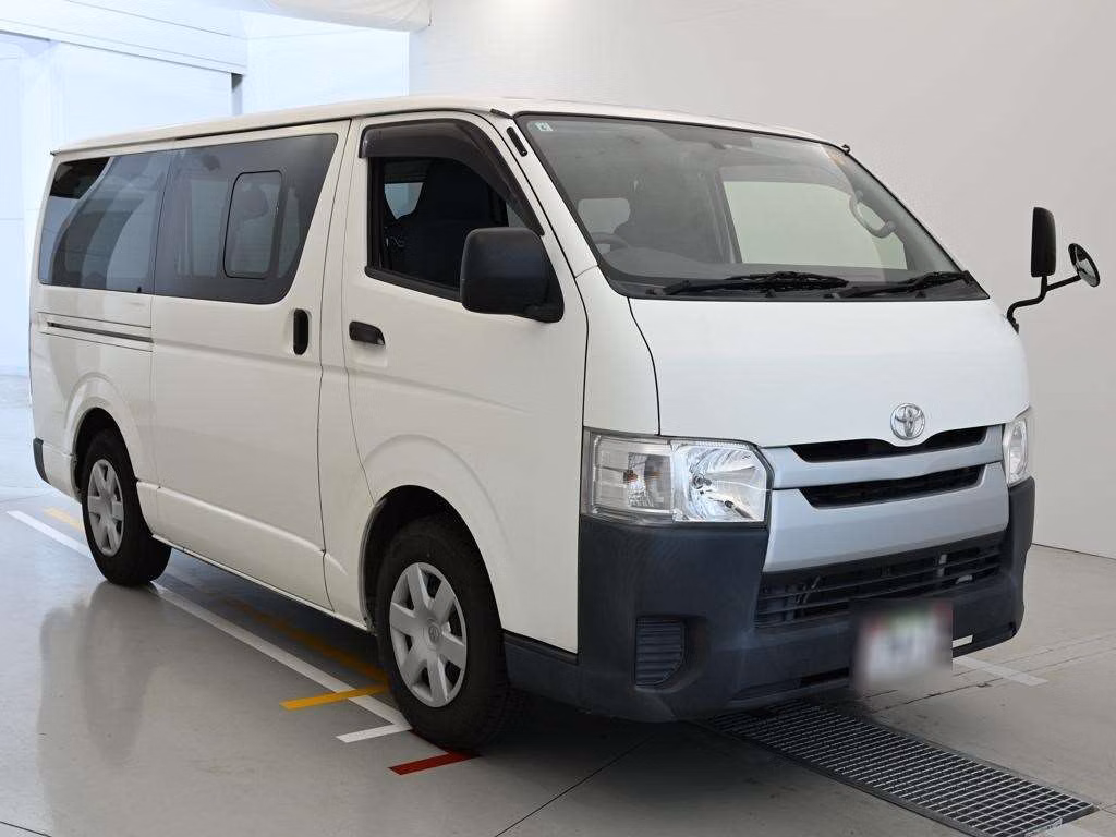 TOYOTA REGIUS ACE