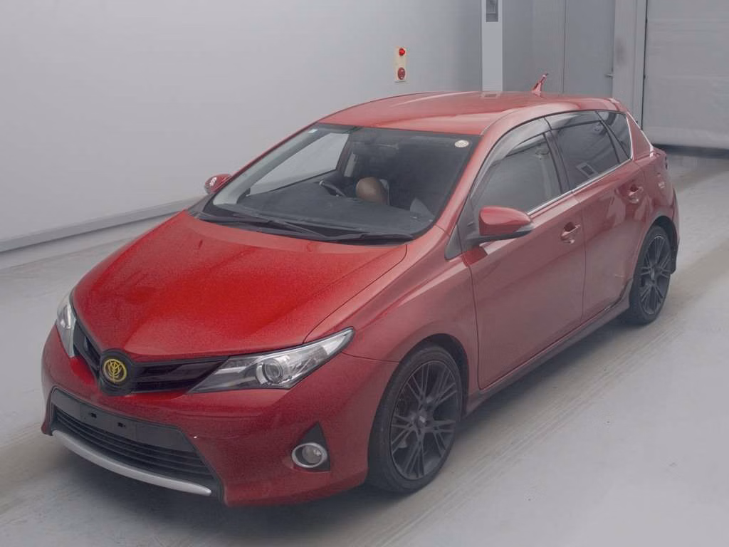 TOYOTA AURIS