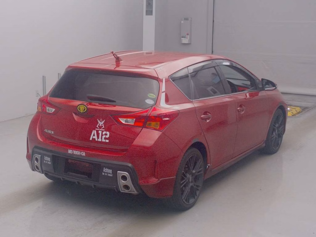 TOYOTA AURIS